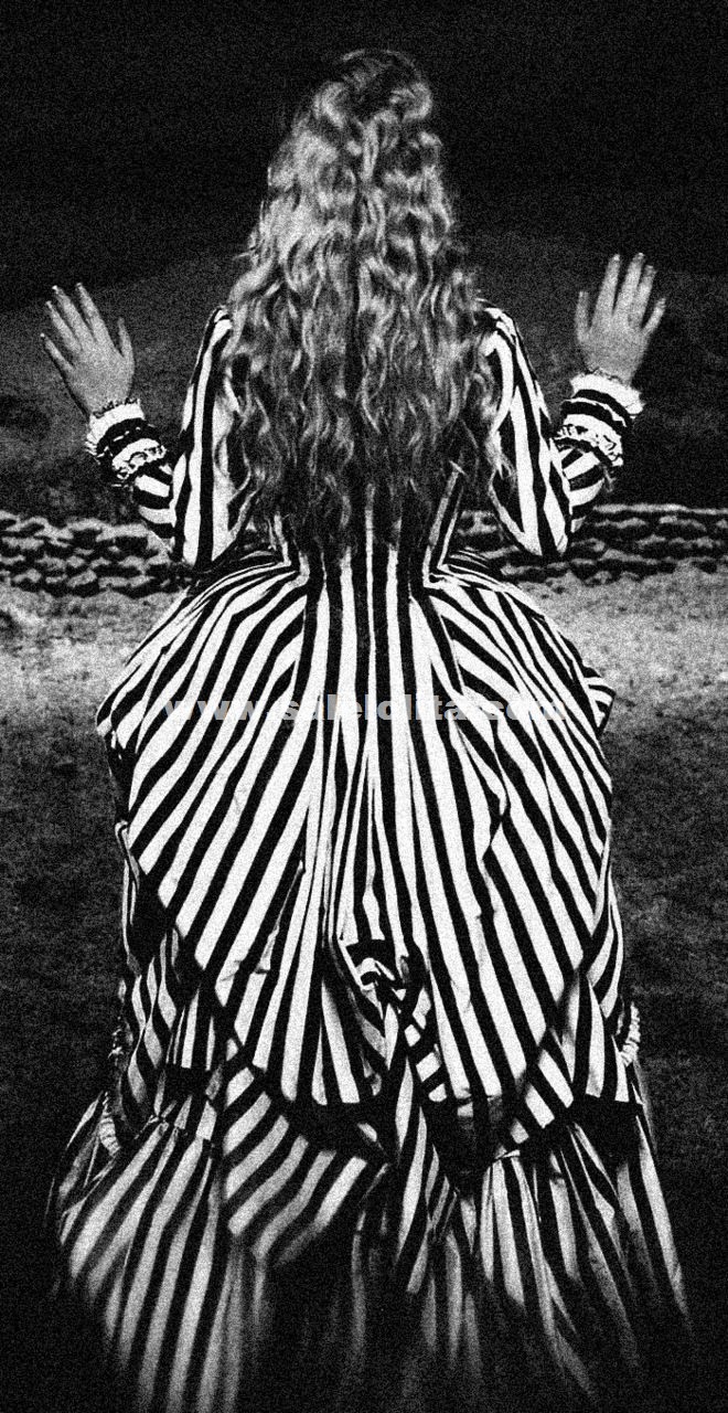 Newest Katrina Sleepy Hollow Colonial Polonaise Striped Gothic Victorian  Dress Striped Bustle Dress Medieval Period Costume